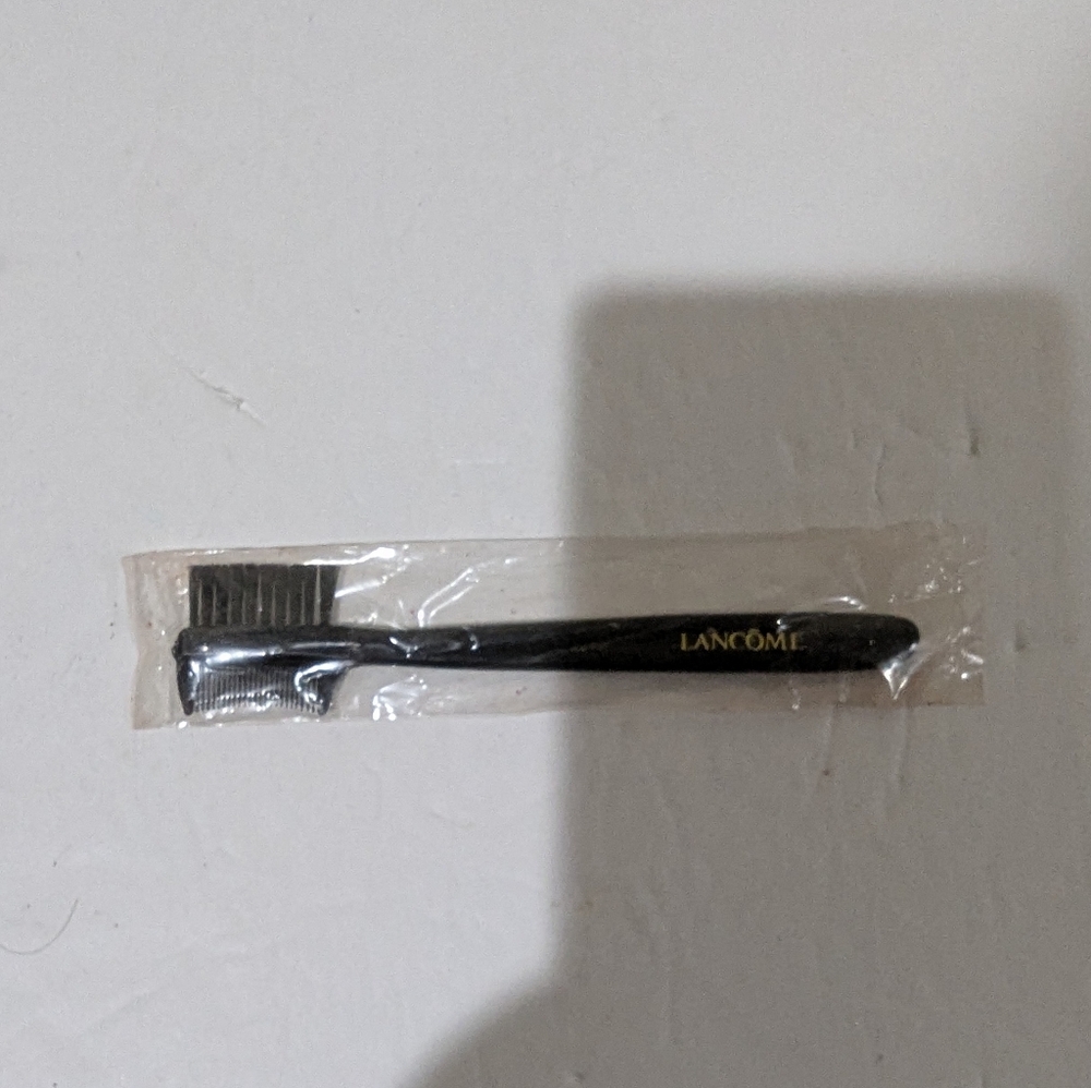NEW Woman's Lacome Black Grooming Comb